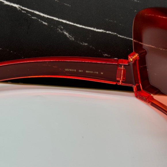 NEW GG1631S 001 GUCCI OVERSIZED RED WOMEN SUNGLASSES - Picture 8 of 10